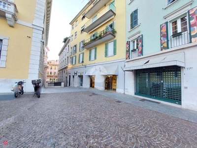 Negozio/Locale commerciale in Vendita in Piazza del Mercato a Brescia