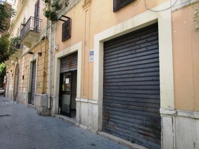 Negozio/Locale commerciale in Vendita in Via Giuseppe Rosati a Foggia