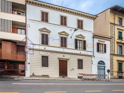 Quadrilocale in Vendita a Firenze, zona Savonarola, 435'000€, 104 m²