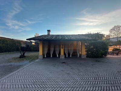 Villa in Vendita a Brescia, 790'000€, 934 m²