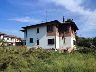 Villa in Vendita in Bivio Sesia a Vercelli