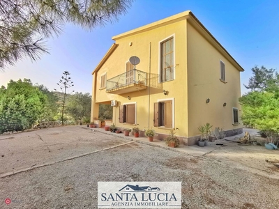 Villa in Vendita in Gebbiarossa a Caltanissetta