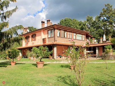 Villa in Vendita in Strada Case Grandi a Viterbo