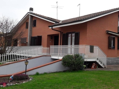 Villa in Vendita in Via Casalbagliano a Alessandria