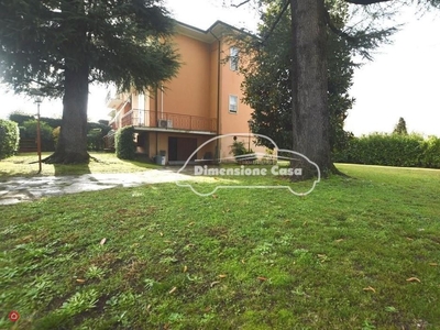 Villa in Vendita in Via Romana 1092 -1162 a Lucca