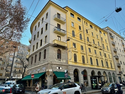 Appartamento in Vendita in Corso Genova 1 a Milano