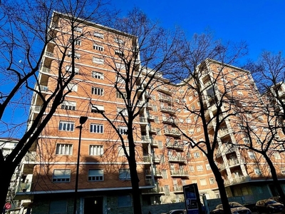 Appartamento in Vendita in Corso Re Umberto 142 a Torino