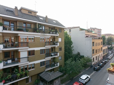 Appartamento in Vendita in Via degli Orombelli 7 a Milano