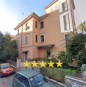 Appartamento in Vendita in Via del Campo a Roma