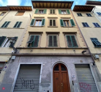 Appartamento in Vendita in Via del Porcellana a Firenze