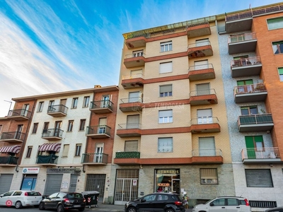 Appartamento in Vendita in Via Giosuè Borsi 89 a Torino