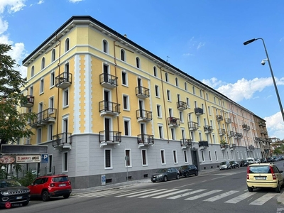 Appartamento in Vendita in Via Giovanni Battista Sammartini a Milano