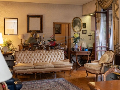 Appartamento in Vendita in Via Leone IX a Roma