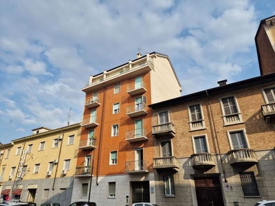 Appartamento in Vendita in Via Pollenzo 43 a Torino
