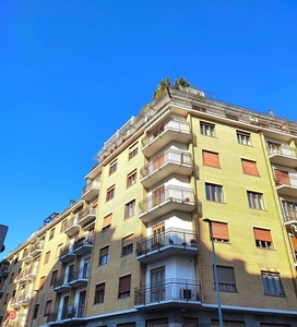 Appartamento in Vendita in Via San Giovanni Bosco 86 a Torino