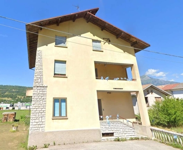 Quadrilocale in Via Igino Lasta, Alpago, 1 bagno, garage, 67 m²