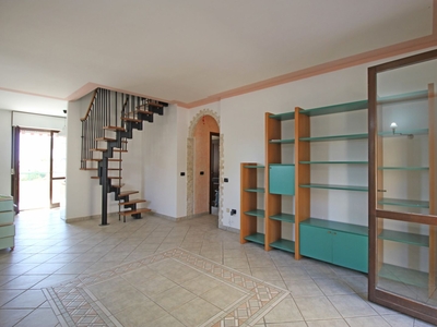Attico / Mansarda / Loft 5 locali di 108 m² a Sassari