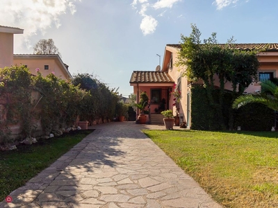Casa Bi/Trifamiliare in Vendita in Via Alaleona a Roma