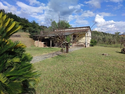 Casa indipendente con giardino, Castelnuovo Magra palvotrisia