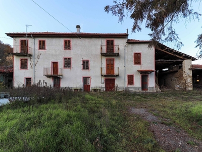 Casa indipendente in Borgata Basso Erro, Melazzo, 15 locali, 2 bagni