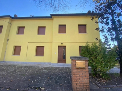 Casa indipendente in vendita a Novi Di Modena
