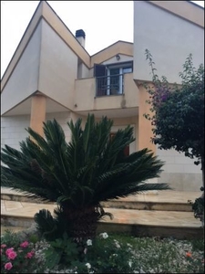 Casa indipendente in Via San Giuliano Macallè - SORDA PERIFERIA, Modica