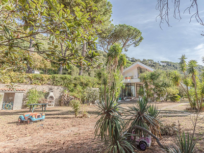Casa indipendente in Via Spiaggia del Lago - Castel Gandolfo