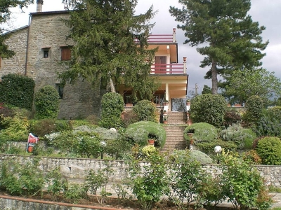 Chianti Rufina un antica villa del 1200 \