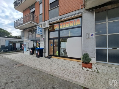 Negozio / locale commerciale di 25 m² in Rovigo