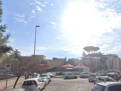 Negozio/Locale commerciale in Vendita in Piazza Giovanni Winckelmann a Roma