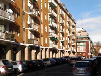 Negozio/Locale commerciale in Vendita in Via Mondovì 2 a Milano