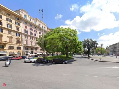 Ufficio in Vendita in Piazza del Risorgimento a Roma