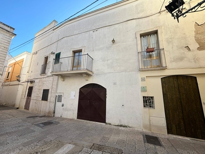 Appartamento con terrazzo, Massafra centro storico, quartiere san lorenzo