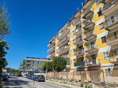 Appartamento in Mugnano, Mugnano di Napoli, 1 bagno, 80 m², terrazzo