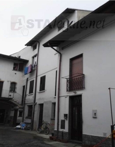 Appartamento in vendita a Carugo Como