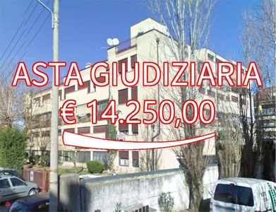 Appartamento in Vendita in Via Altichieri da Zevio 64 a Padova
