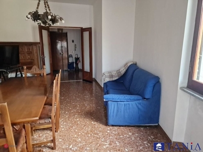 Appartamento in Vendita in Via Felice Cavallotti 12 a Carrara