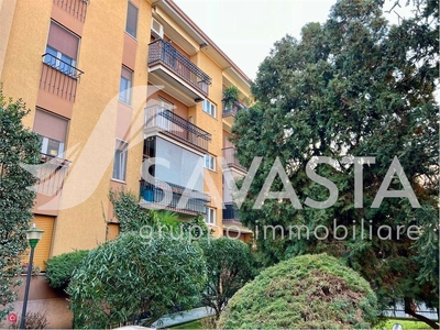 Appartamento in Vendita in Via Giovanni Gnifetti 21 c a Novara