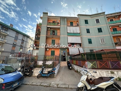 Appartamento in Vendita in Via Giovanni Pascoli 1 SCALA D a Taranto