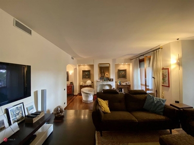 Appartamento in Vendita in Via Santa Franca a Piacenza