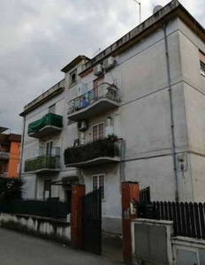 Appartamento in Via Baldassarre Aloisi 40, Roma, 6 locali, 1 bagno