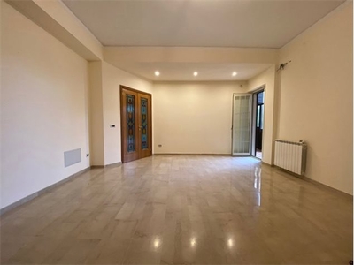 Appartamento in Via Leotti , 32, Barcellona Pozzo di Gotto (ME)
