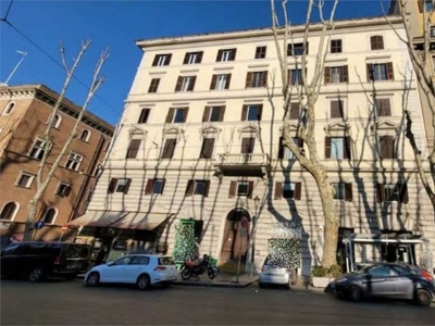 Appartamento in Via Merulana 130, Roma, 7 locali, 1 bagno, 140 m²