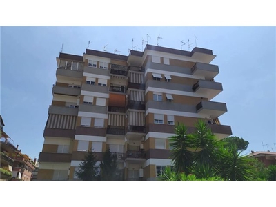 Appartamento in Via Monte Bianco , 79, Guidonia Montecelio (RM)