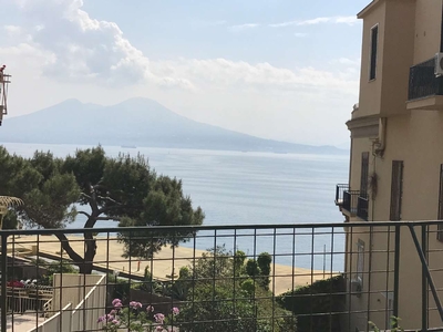 Appartamento panoramico, via Posillipo, Napoli