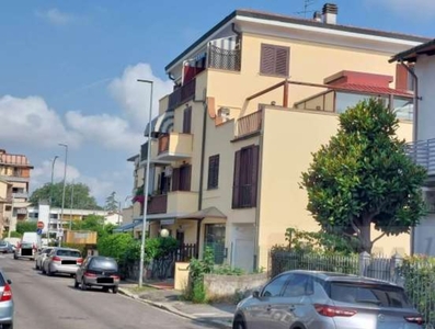 Bilocale in Via Giosuè Carducci, Campi Bisenzio, 38 m² in vendita