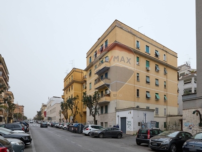 Bilocale in Via Tor De' Schiavi, Roma, 1 bagno, 57 m², 2° piano
