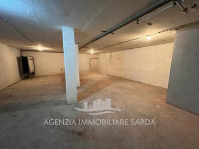 Box/Garage 80mq in vendita a Alghero
