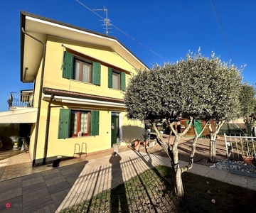 Casa Bi/Trifamiliare in Vendita in Via Alessandro di Lisio 4 a Legnago