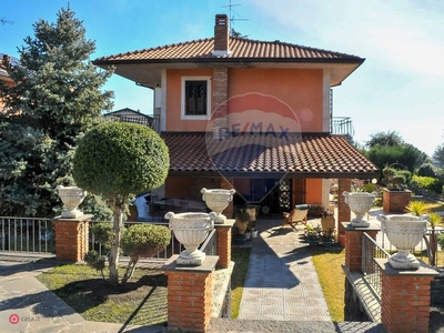 Casa Bi/Trifamiliare in Vendita in Via Guardia Ragala 11 a Nicolosi